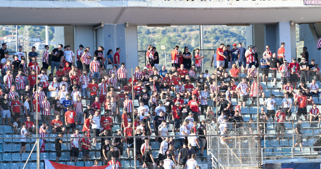 Χειροπέδες σε 26χρονο πριν το Βόλος – Ολυμπιακός – Είχε πάνω του βεγγαλικό