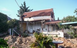«Δεν θυμάμαι πού την έβαλα, είναι προσωπικά θέματα αυτά» λέει η 68χρονη από τον Μαραθώνα που είπε ότι έθαψε τη μητέρα…