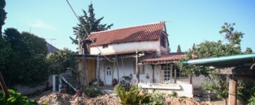 «Δεν θυμάμαι πού την έβαλα, είναι προσωπικά θέματα αυτά» λέει η 68χρονη από τον Μαραθώνα που είπε ότι έθαψε τη μητέρα…
