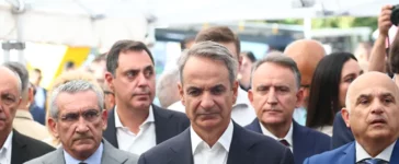 Στη ΔΕΘ ο Μητσοτάκης - Φόρμουλα, ρετσίνα, γνωριμία με ρομπότ και το δώρο της Ιαπωνίας (Βίντεο)