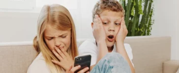 Πώς να μειώσετε την προβληματική χρήση των social media από τα παιδιά – Οδηγός επιβίωσης για γονείς