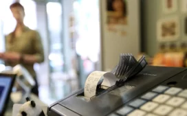 Πώς στήνουν τις κομπίνες με τον ΦΠΑ και τον βάζουν στην «τσέπη» -Οι τρεις μεγάλες απάτες